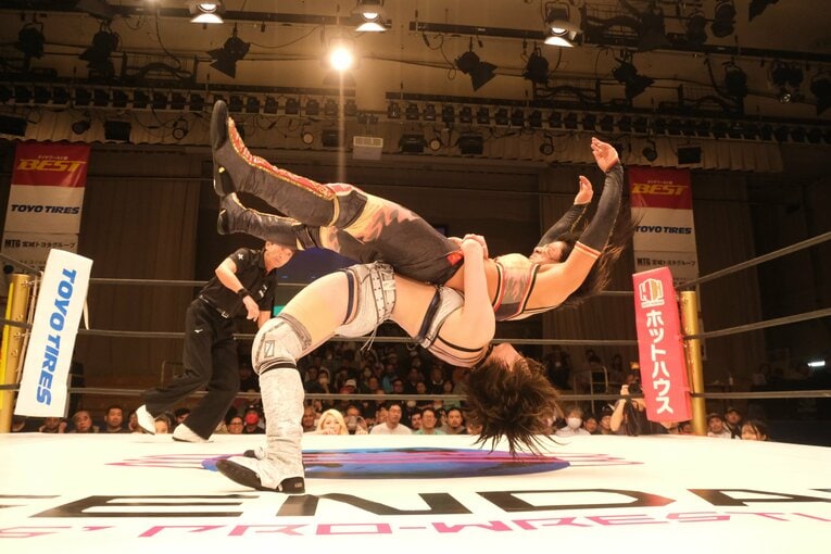 「見栄えなんて関係ない」人気女子レスラー・安納サオリが見せた“底知れないタフさ”…岩田美香戦前、母親に告げられた「勝つまで帰ってくるな」(52)