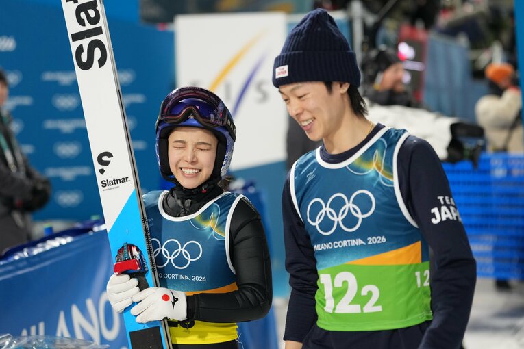 ミラノ五輪ジャンプ混合団体で銅メダルを獲得した日本チーム　©Tsutomu Kishimoto／JMPA