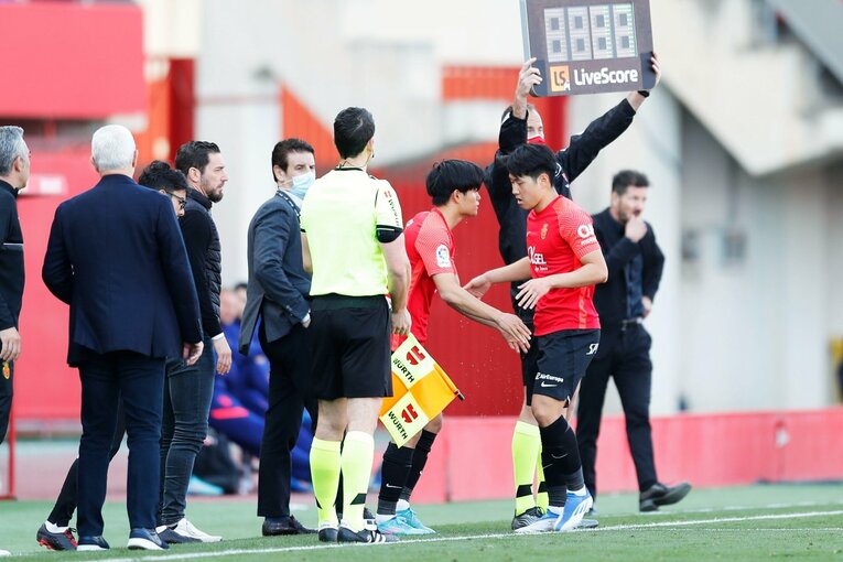 「クボは気合が入っていなかった」と言われたけど… 久保建英の“超集中”に元日本代表監督アギーレが拍手したワケ〈撮影者の視点〉(12)