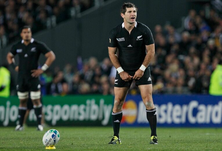 24年ぶりのW杯制覇に導いたSOスティーブン・ドナルド。相模原をはじめ日本の4クラブでもプレーした（ちなみに離脱したカーター、スレイド、クルーデンも日本でのプレー経験がある）　©︎AP/AFLO