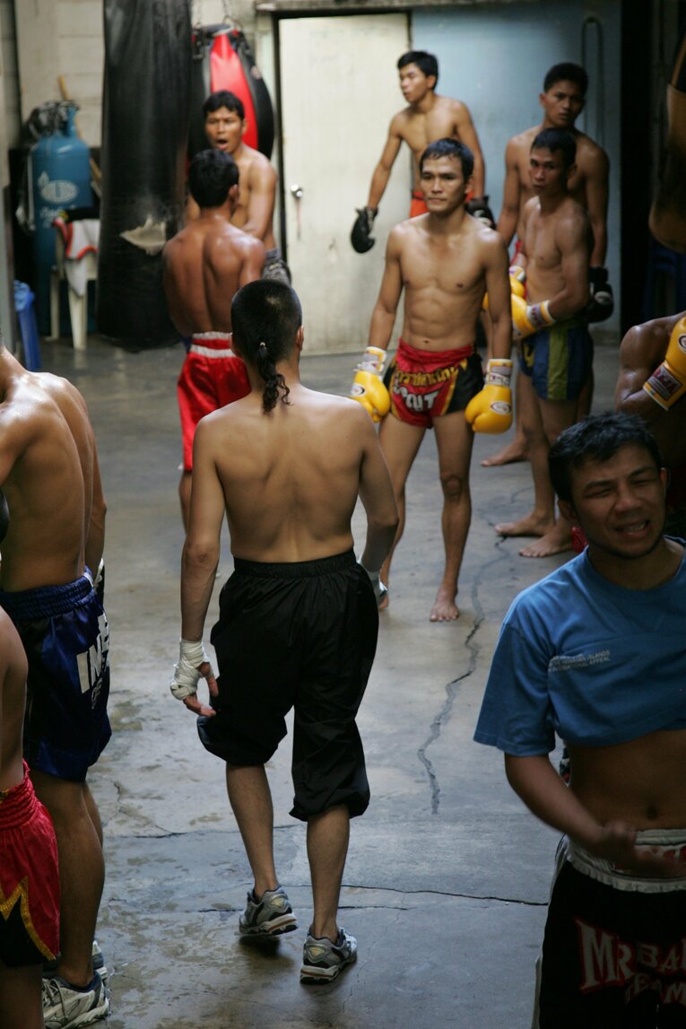 タイでトレーニングに励む辰吉丈一郎