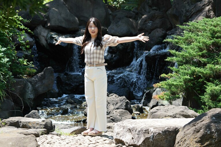 「もし双子じゃなかったら…」“スターダムの女子高生3姉妹”の末妹・妃南15歳に聞く「姉たちに伝えたいこと」《特別グラビア》(21)