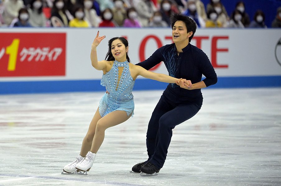 【国別対抗戦】ペアの三浦璃来&木原龍一組はなぜ劇的に成長できたのか? 見えてきた北京五輪団体戦の表彰台<Number Web> photograph by Getty Images