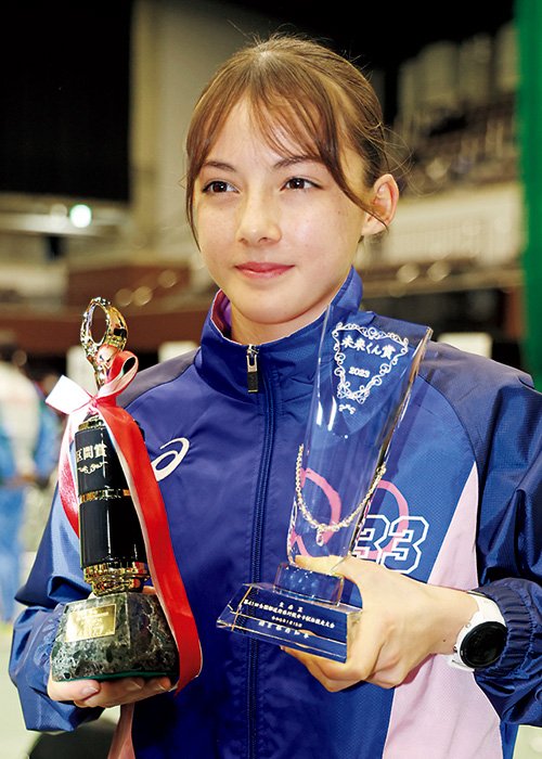 小学4年生で陸上を始めたドルーリー。カナダ人の父親と、日本人の母親を持つ