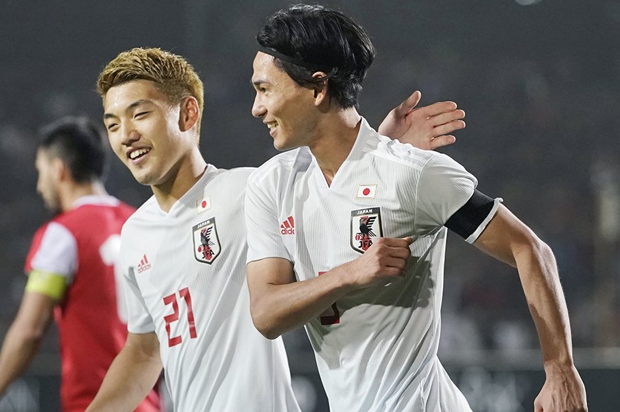 福西崇史が称賛。タジキスタンから戦意を奪った「南野と鎌田の関係性」。<Number Web> photograph by Kyodo News