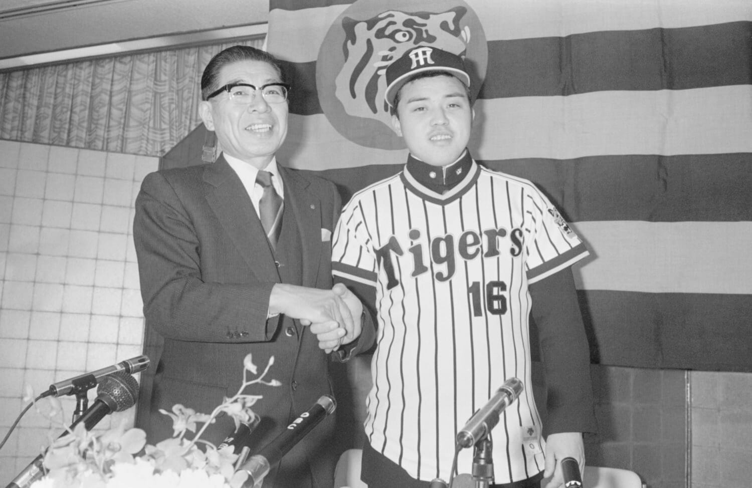 入団会見時の岡田 ©JIJI PRESS