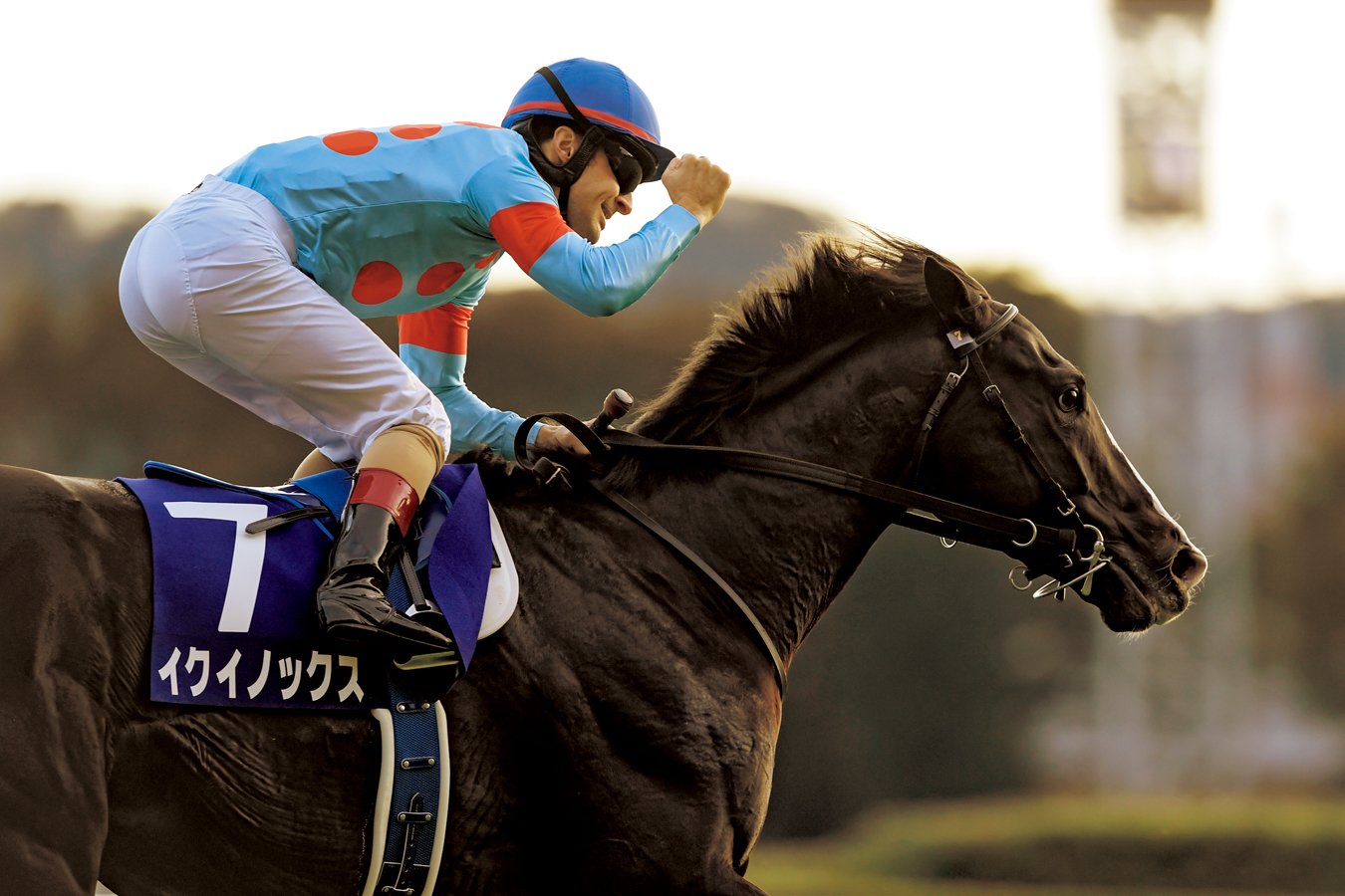 2002年の天皇賞・秋を制したイクイノックス＆クリストフ・ルーメール　©︎Yoshiharu Hatanaka