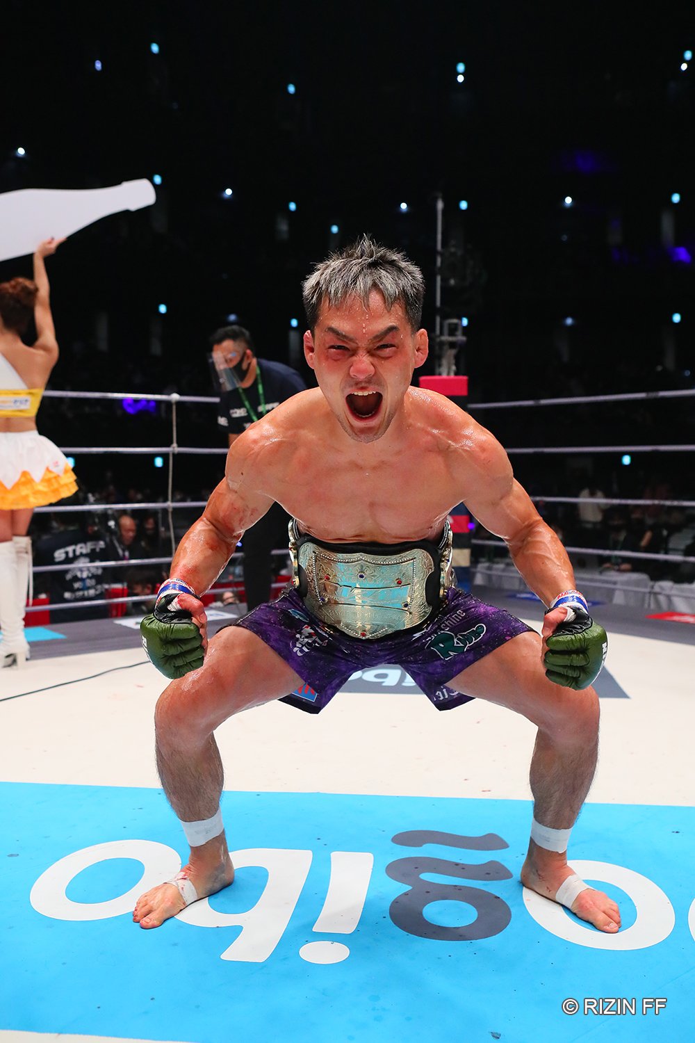 RIZIN初参戦でいきなり王座戦、そしてベルト奪取を成し遂げた牛久　©RIZIN FF