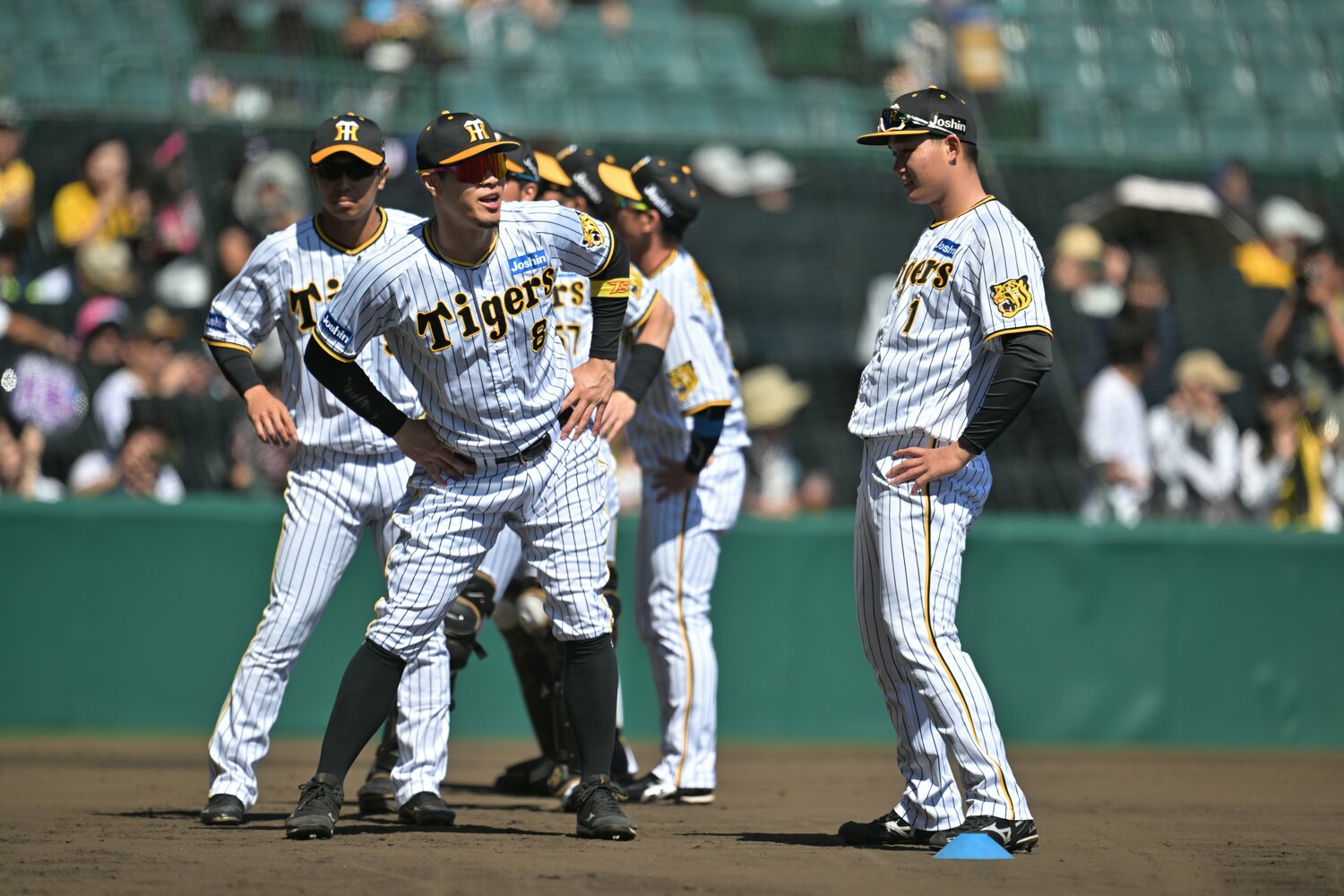 佐藤輝明と森下翔太の“ドラ1”コンビ ©Hideki Sugiyama