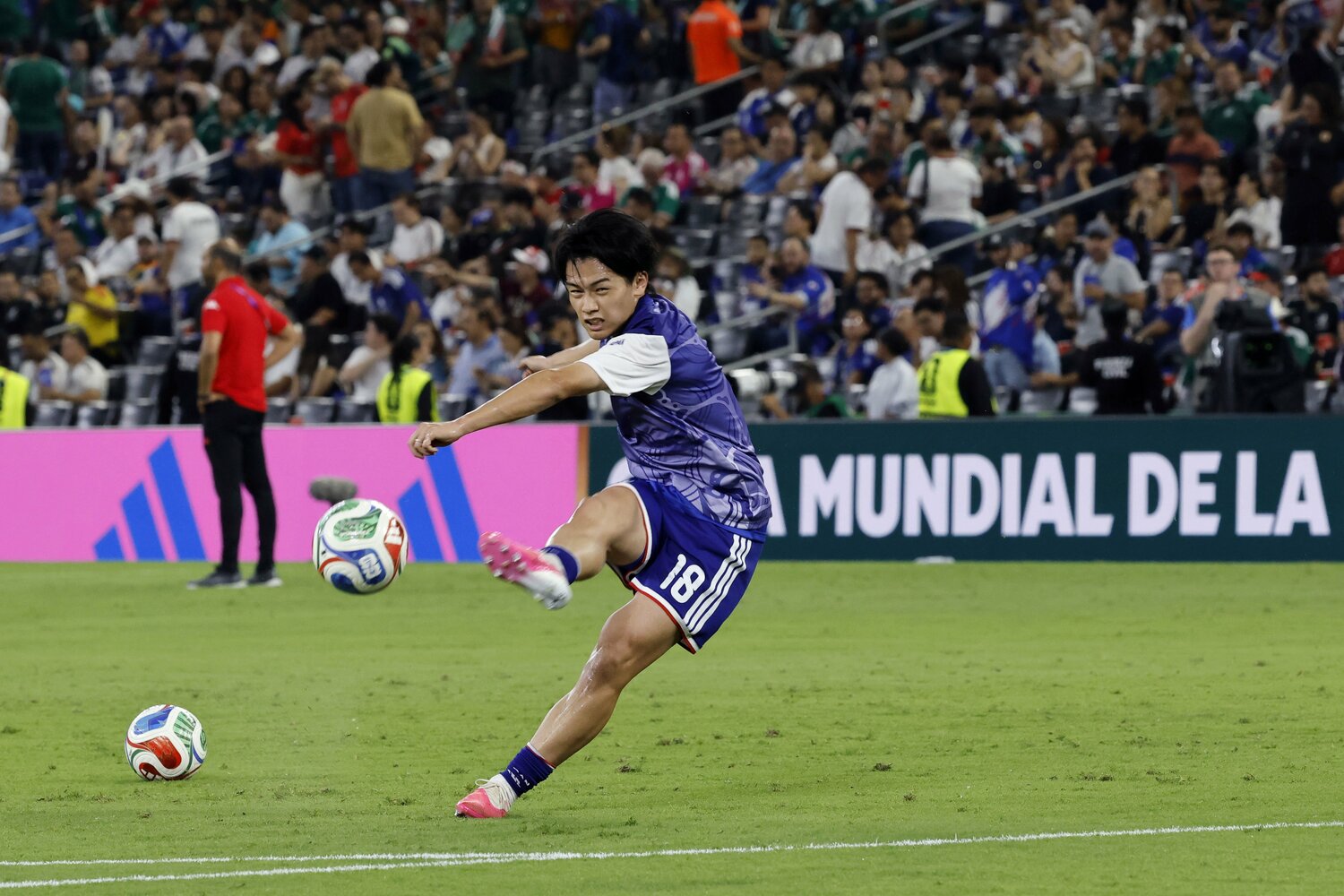 カメラ越しでも「キレキレなのが分かった」上田選手のシュート練習 ©Atsushi Tokumaru