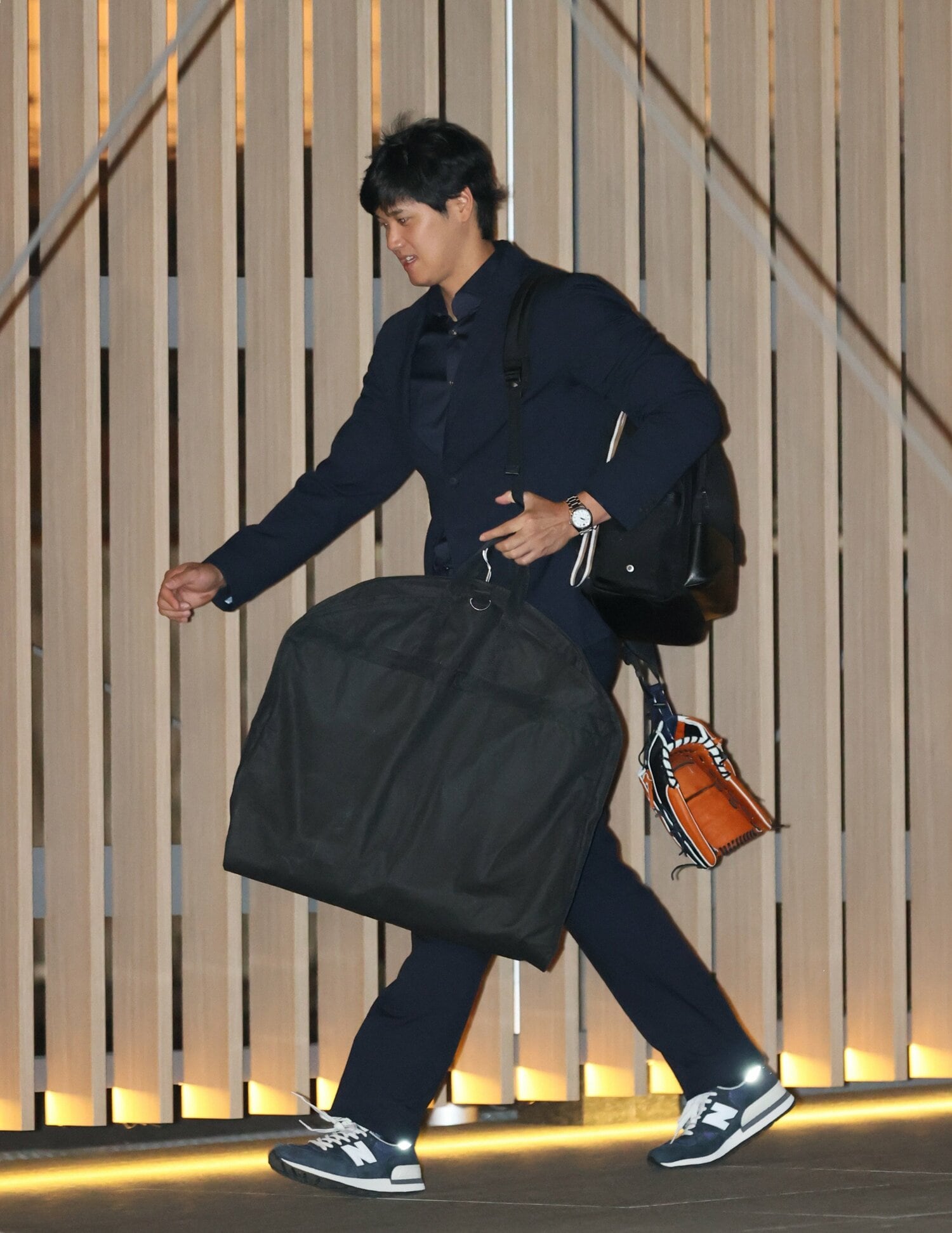 羽田空港到着時の大谷　©JIJI PRESS