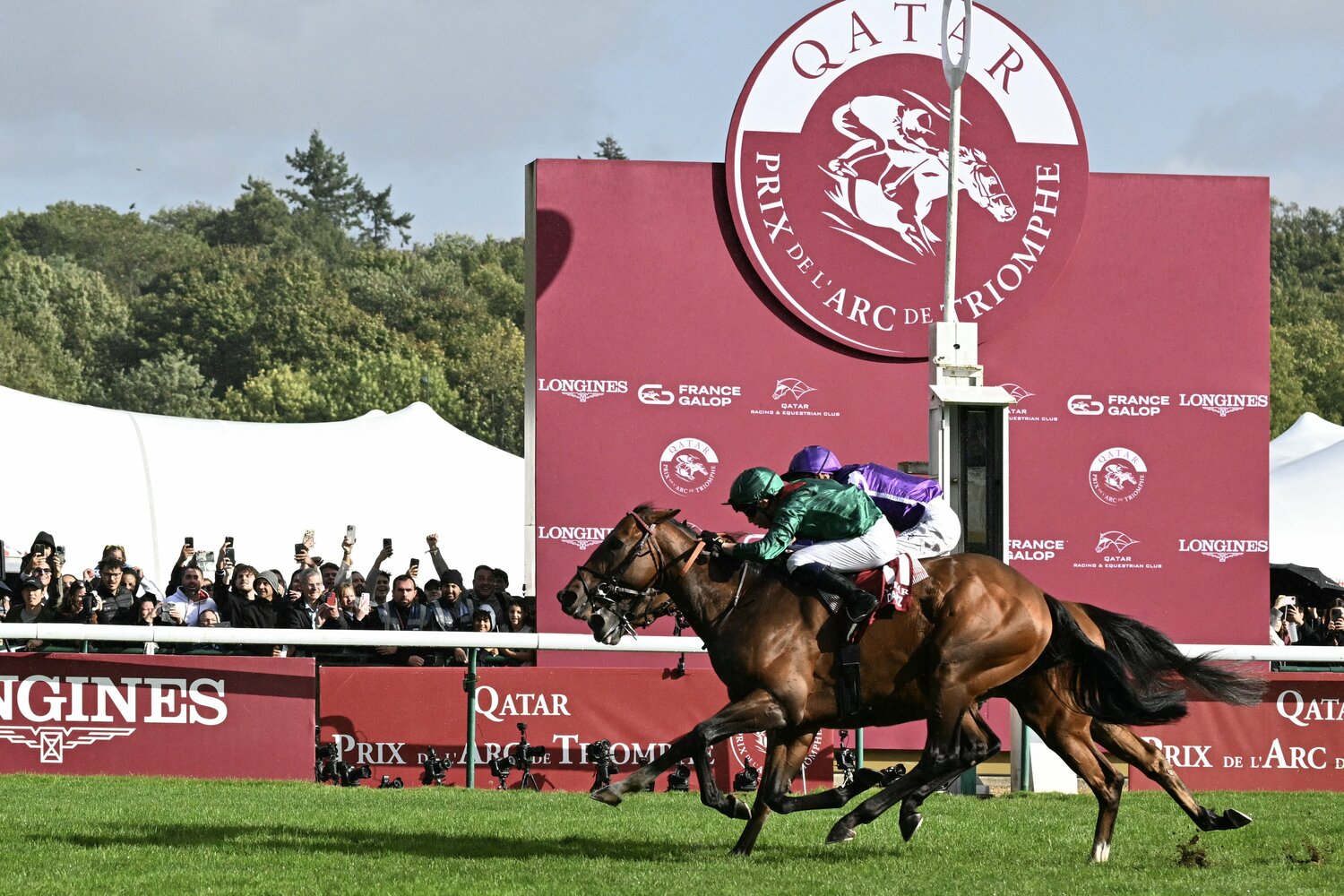 1着のダリズは2番ゲート、2着ミニーホークは1番ゲートからの発走だった　©AFP/JIJI PRESS