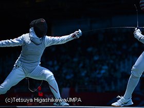 菅原智恵子 Chieko Sugawara
1976年8月15日、宮城県生まれ。鼎が浦高―日体大卒。'98、'00年に全日本選手権エペで優勝。'07年世界選手権団体3位。五輪はアテネ15位、北京、ロンドンで7位入賞。162cm、55kg。