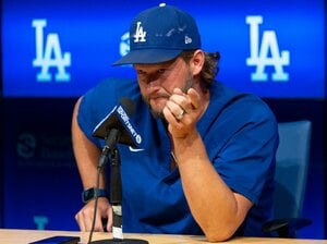 「俺は面倒くさい奴。感謝だ」妊娠中の妻と子供、ドジャースの仲間へ…LA紙が知るカーショウ引退ウラ話「彼にもう1つリングを」マンシーは予言