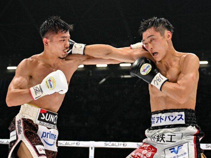 「なんでもっと手を出さないんだ」中谷潤人だけが気付いていた“西田凌佑の異変”…まさかの右肩脱臼「完敗やなと。あれも中谷選手の強さ」激闘ウラ側＜Number Web＞ photograph by Hiroaki Finito Yamaguchi