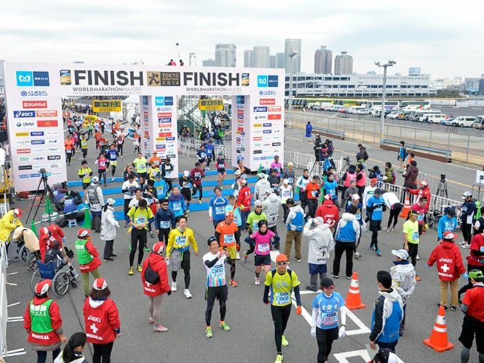 東京マラソンの日は、空気が綺麗！「走りたい」と思わせる人気の秘密。＜Number Web＞ photograph by Hirofumi Kamaya