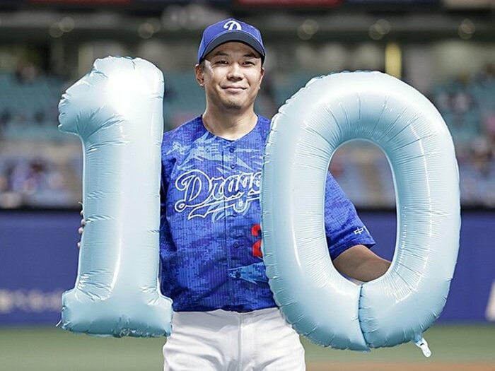 大野雄大、球数少なく完封連発の神業で沢村賞も見えた？ 週刊・セパ好成績＆珍記録まとめ＜Number Web＞ photograph by Kyodo News