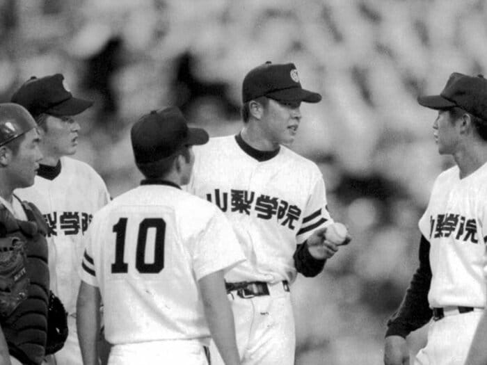 「7回に突然、肩に激痛が…」山梨学院“夏の甲子園初勝利”のヒーローが暗転「命にかえても、と投げ続け」悲劇の“高校ナンバーワン左腕”が歩んだ道＜Number Web＞ photograph by SANKEI SHIMBUN