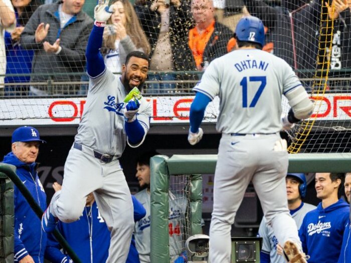 ドジャース打線の“キーマン”大谷翔平とテオスカー・ヘルナンデスに「ある共通点」…敵地ロッカーも隣同士「僕たちが好きな野球を」<Number Web> photograph by Getty Images