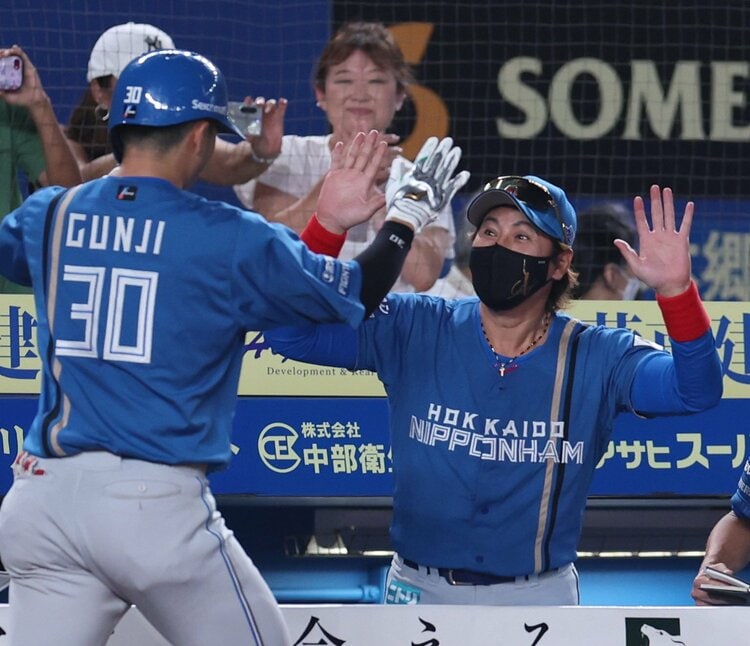 中日からのトレードで人生が激変「誰が想像できた？」日本ハム・郡司裕也がものにした「一瞬のチャンス」北の大地で愛される“郡司節”秘話（4／4） -  プロ野球 - Number Web - ナンバー