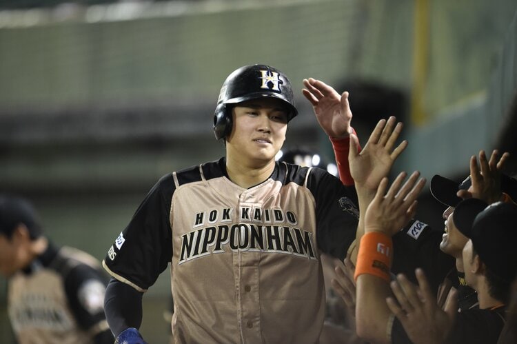 大谷翔平“日本人最速10号”に球団公式すら「待って、昨日投げてた