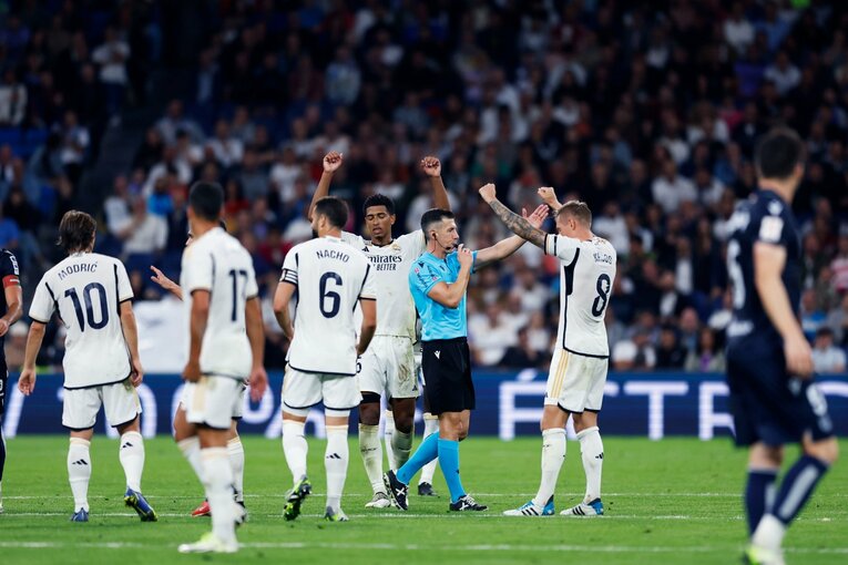 久保建英「幻のマドリー戦ゴラッソ」に余裕の笑み→クロース置き去り、先制点演出…“魔法使いタケ”のステップアップをカメラマンは見た(21)