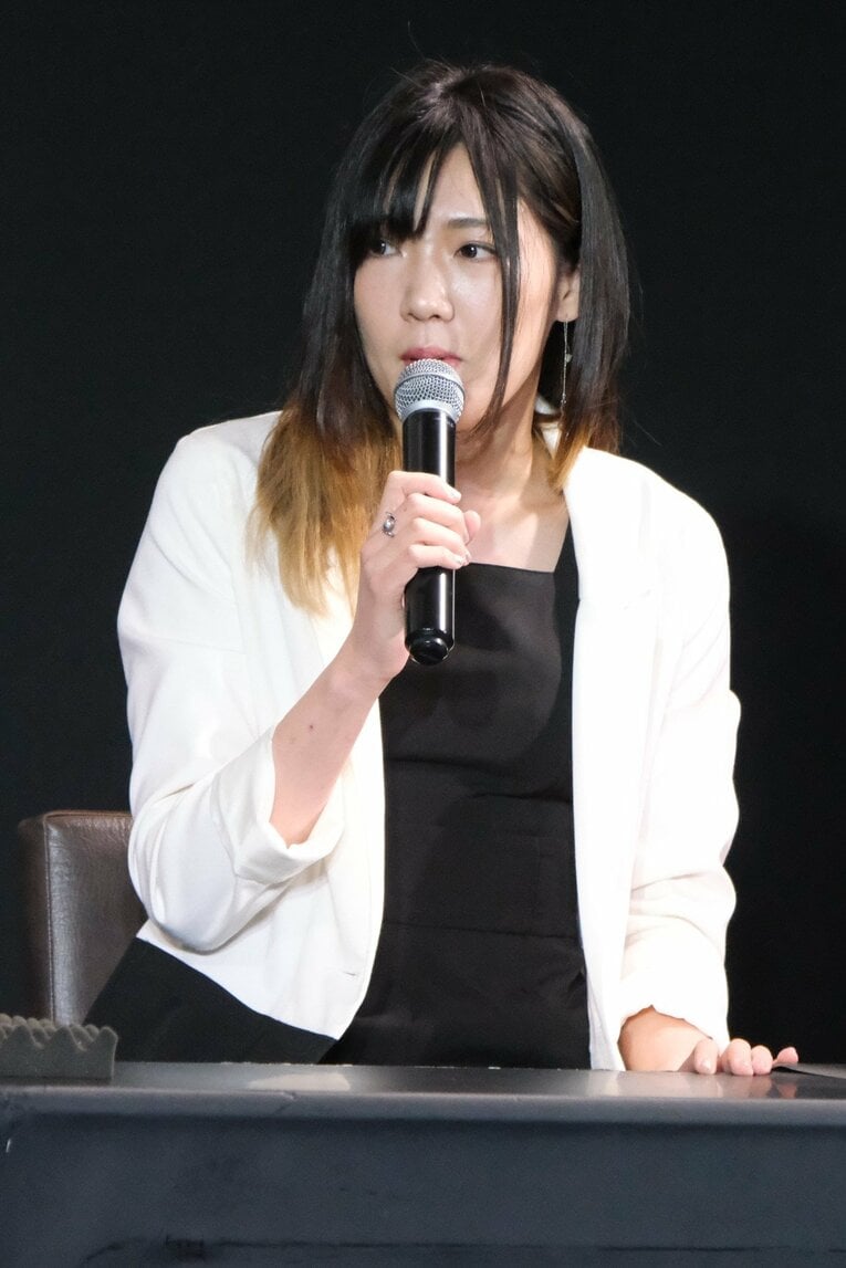 タイトルマッチ調印式でのレディ・C