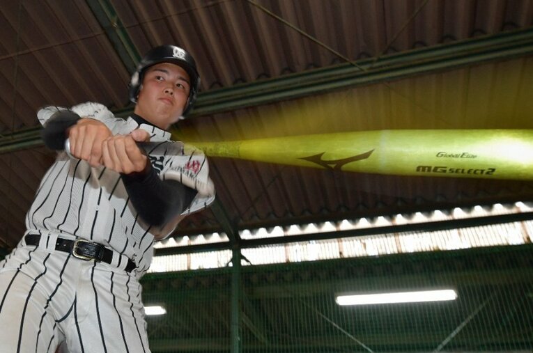村上宗隆の原点は、高校時代の鍛錬にある ／ photograph by Hideki Sugiyama