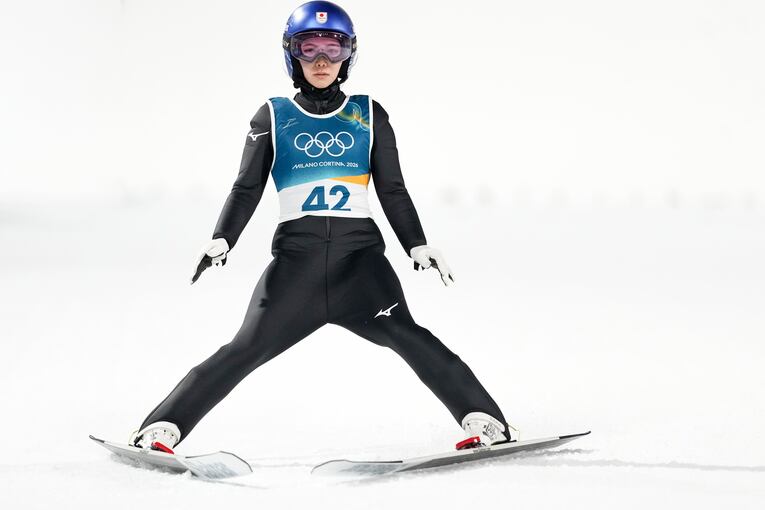 ミラノ・コルティナ五輪女子ノーマルヒルの現地写真【スワイプするとそのほかの写真もご覧になれます】　©Tsutomu Kishimoto／JMPA