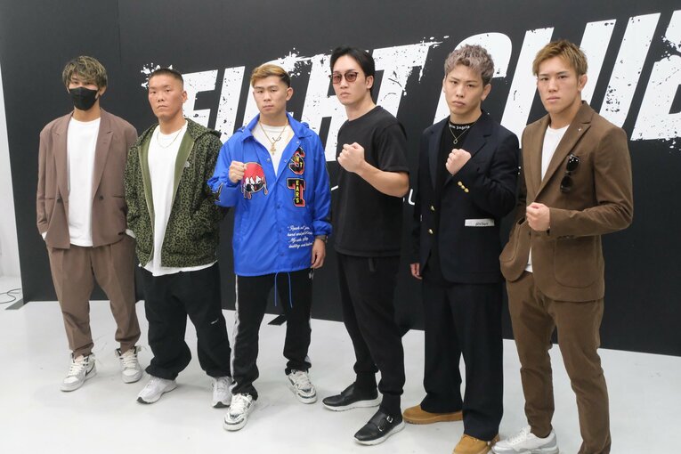 対抗戦に出場するRISE勢と「朝倉未来軍団」の選手たち　©Norihiro Hashimoto