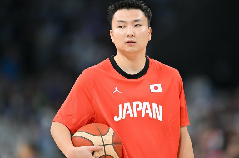 日本史上最高のシューターの呼び声も高かった23歳の富永啓生だが、パリ五輪ではほとんど出場機会を得ることができなかった ／ photograph by Kaoru Watanabe/JMPA