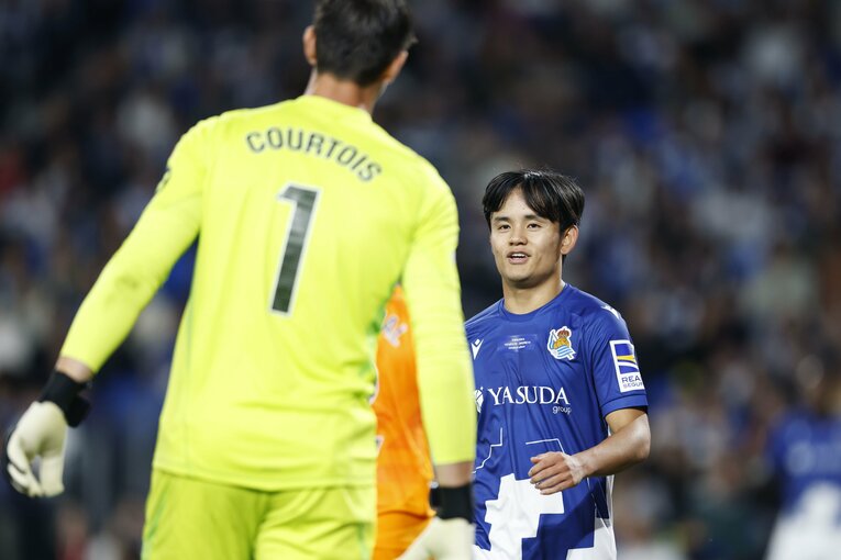 久保建英がマドリー戦後ファンに謝罪も…「エムバペとビニシウスはタケに手を焼いていた」カメラマン、久保本人が感じた「悪い中での好材料」(15)