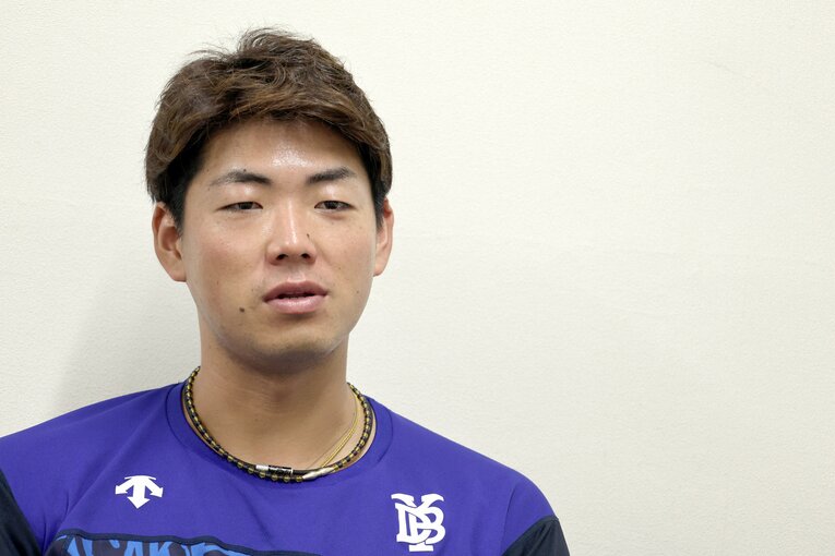 終始落ち着いた表情でシーズンを振り返った蝦名　©NumberWeb