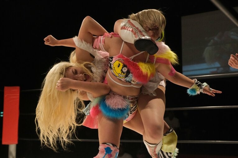 “闘うバービー人形”の急成長…見た目は派手でも練習熱心、Chi Chiをベテラン選手も絶賛「いきなり髪の毛掴んできたからね（笑）」(22)