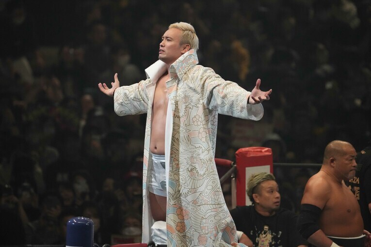 2024年2月24日、北海きたえーる。新日本プロレス「最後のリング」に登場したオカダ・カズチカ　©Essei Hara