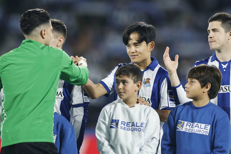 バルサカンテラ出身のバルトラと健闘を誓う　©Daisuke Nakashima