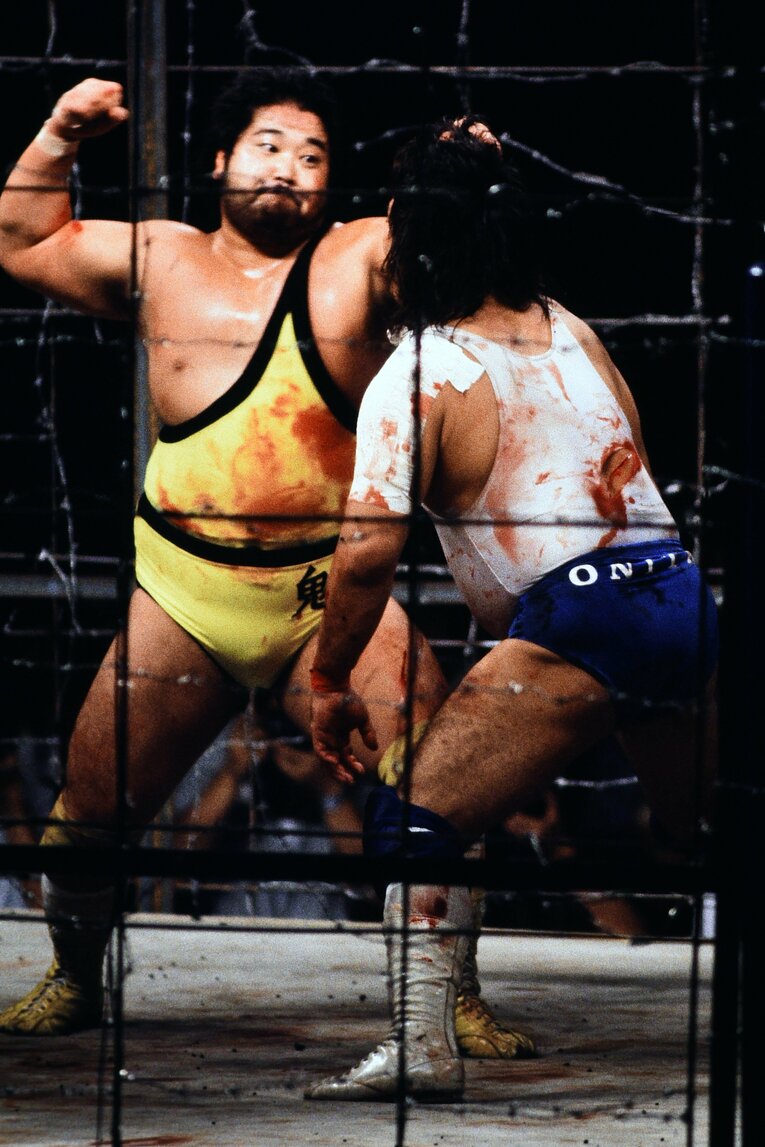 1991年9月23日、川崎球場で行われた「ノーロープ有刺鉄線金網電流爆破デスマッチ」