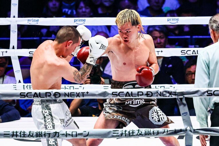 再起戦で“変貌”を遂げた那須川天心。元2階級制覇王者のエストラーダに9回終了時TKOで完勝した　©Susumu Nagao