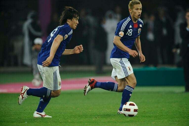 2011年アジア杯での岡崎慎司と本田圭佑　©Takuya Sugiyama