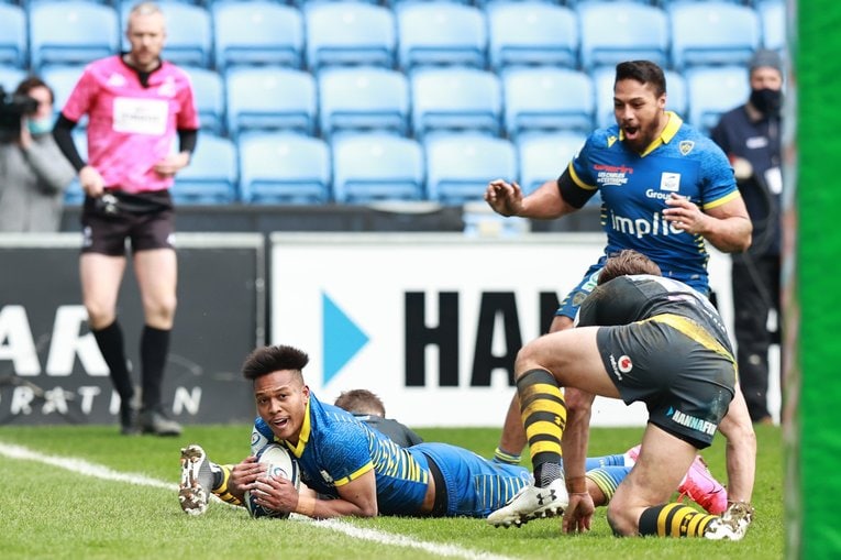 倒れ込みながらトライゾーンへ飛び込んだ松島。この試合の最優秀選手にも選出された©︎Getty Images