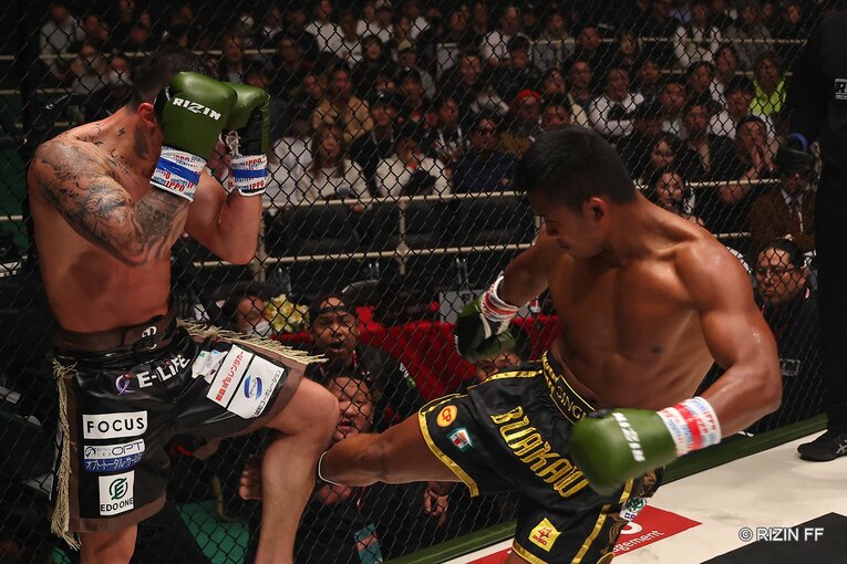 ブアカーオ・バンチャメークvs.木村“フィリップ”ミノル　©RIZIN FF