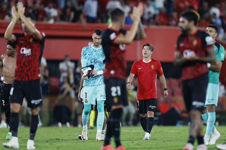 「タクは特別に良かったね！」マドリーが慌てた浅野拓磨の俊足…“久保建英らの古巣”監督とファンが絶賛スペイン初戦をカメラマンは見た(20)