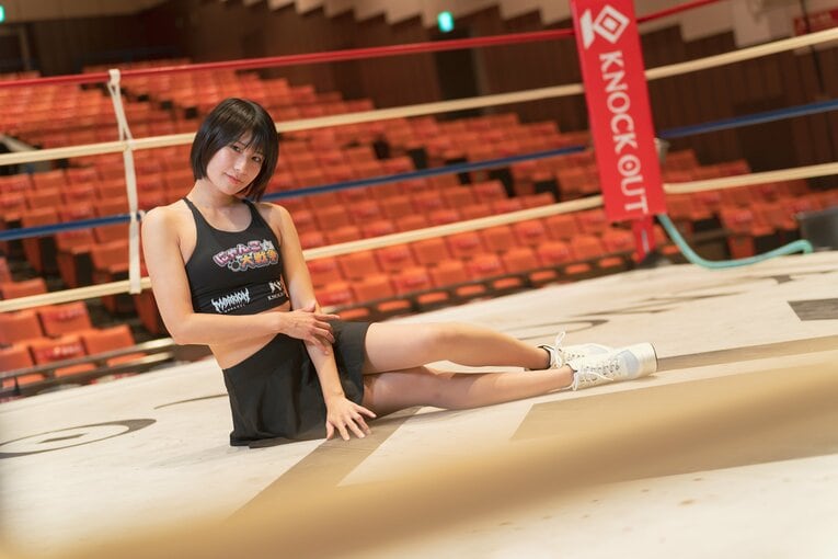 「“ラウンドガール不要論”をどう思う？」人気ラウンドガール・来栖うさこに“グラドル界と格闘技”の関係を聞いてみた〈特別グラビア〉(44)