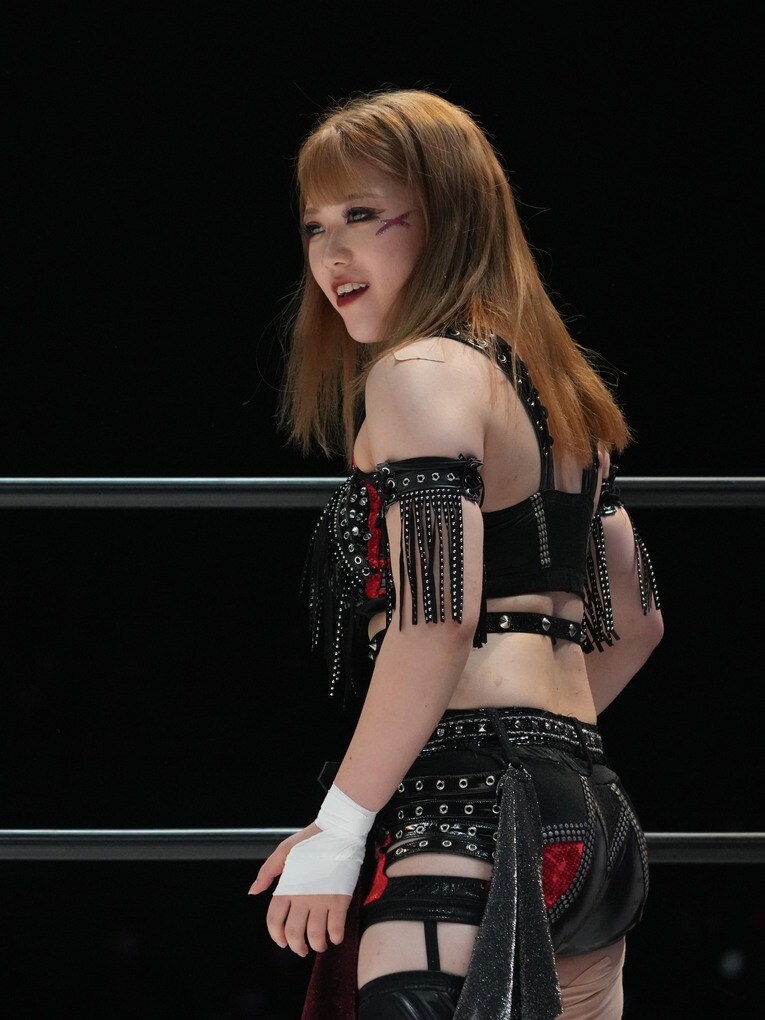 笑みを浮かべる鈴季すず