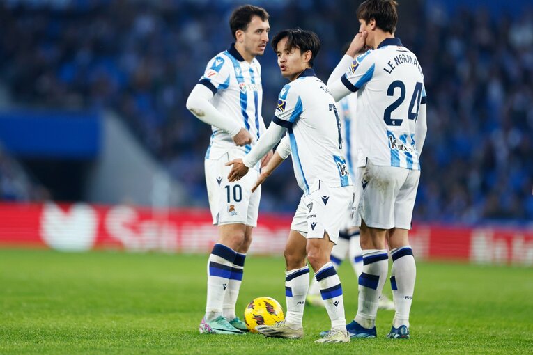 審判からのFKポジションの指示に対して「なんでここなの？！」といった感じ　©Daisuke Nakashima