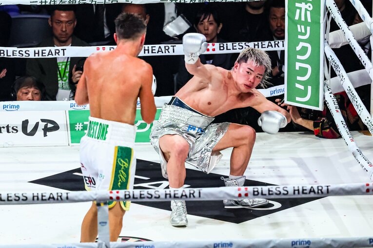 モロニーのワンツーを被弾した那須川天心「あわや初ダウン」の瞬間（5枚目／全6枚） ©Susumu Nagao