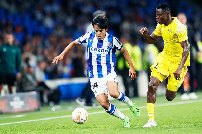 “クボコールに応えるヘディングアシスト”だけでない久保建英の強み 「自信に満ちる右サイドでの落ち着き」をELで撮った(37)