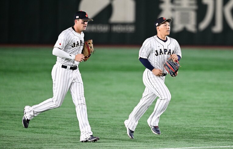 東京ラウンドでのヌートバーと吉田正尚　©Getty Images