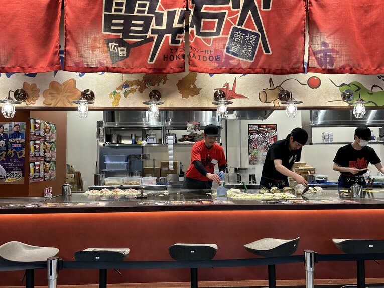 五階にある広島風お好み焼き  ©Kou Hiroo