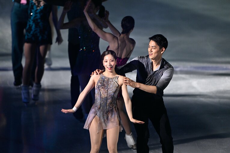 演技を終えて、くだけた表情の三浦と木原　©Asami Enomoto